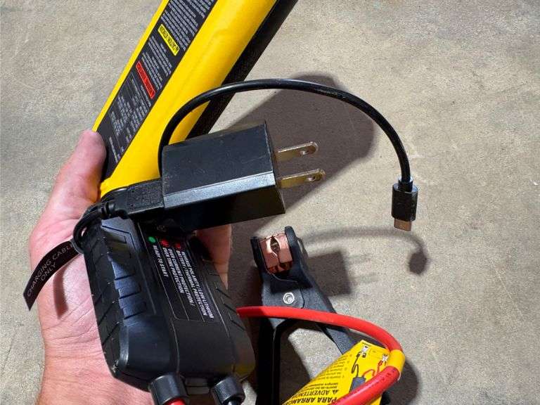 Stanley Fatmax 1800 AMP Jump Starter