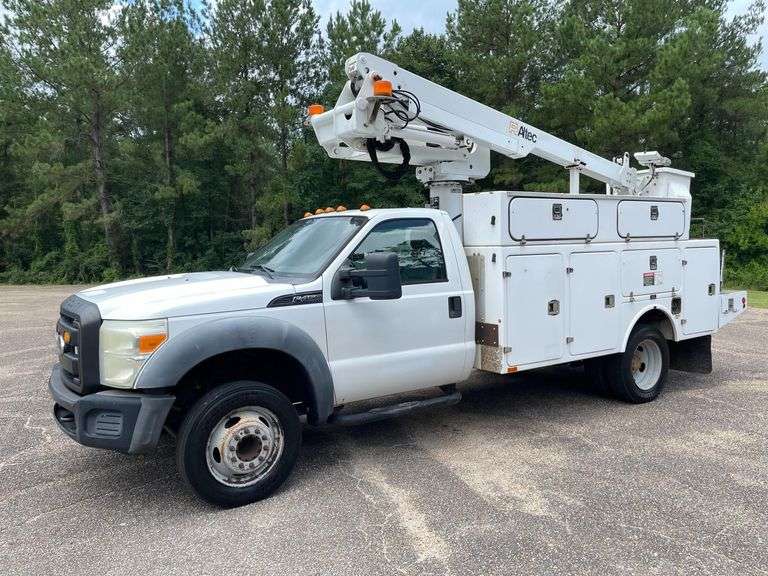 2011 Ford F-450 2 Door Regular Cab Dually Bucket Truck (289,913 Miles)