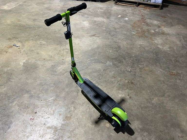 2024 Razor E90 Electric Kids Scooter