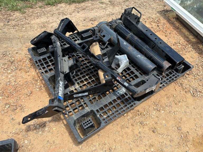 3 Towing Packages & 3 Gooseneck Hitches