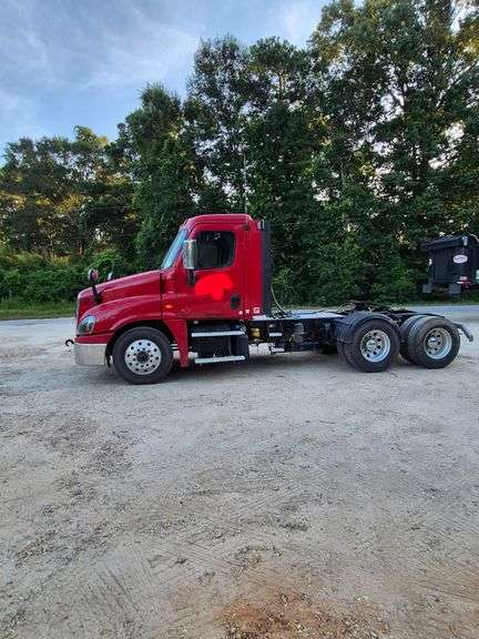 2019 Freightliner Cascadia T/A Day Cab Truck Tractor