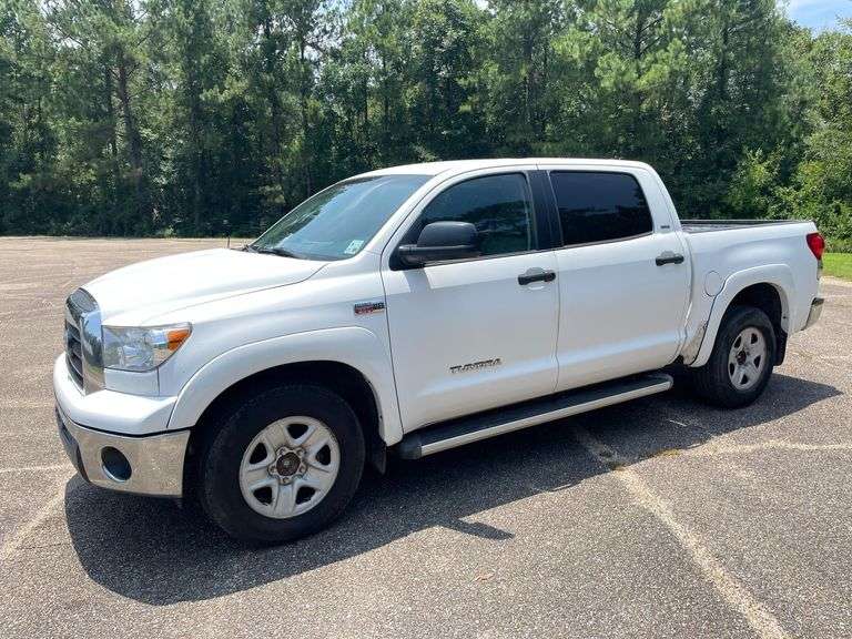 2008 Toyota Tundra SR5 4 Door Crew Cab Pickup Truck (282,087 Miles)