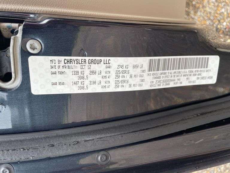 2013 Chrysler Town and Country 4 Door Minivan (157,582 Miles)