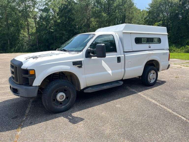 2008 Ford F250 2 Door Regular Cab 4x4 Truck (197,588 Miles)