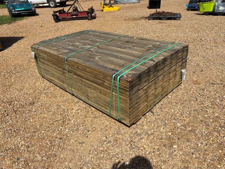 New/Unused 5x8 Picket Fencing