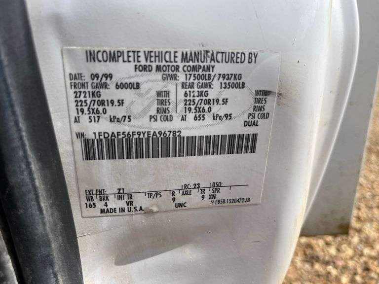 2000 Ford F550 Super Duty Single Cab Service Body Truck w/Crane (456,571 Miles)