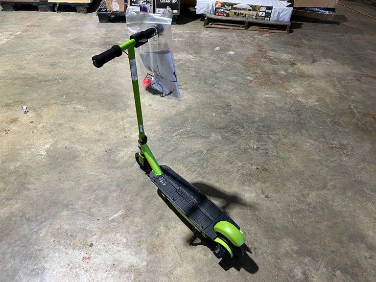 2024 Razor E90 Electric Kids Scooter