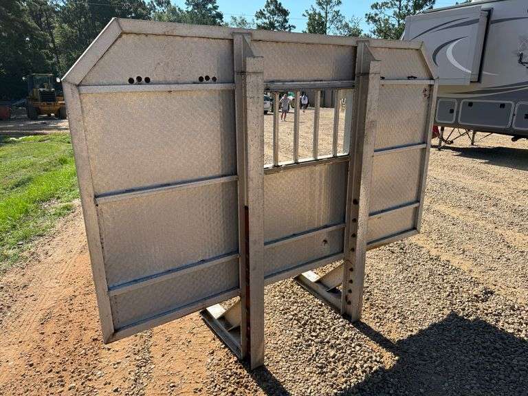 Diamond-Plate Aluminum Headache Rack