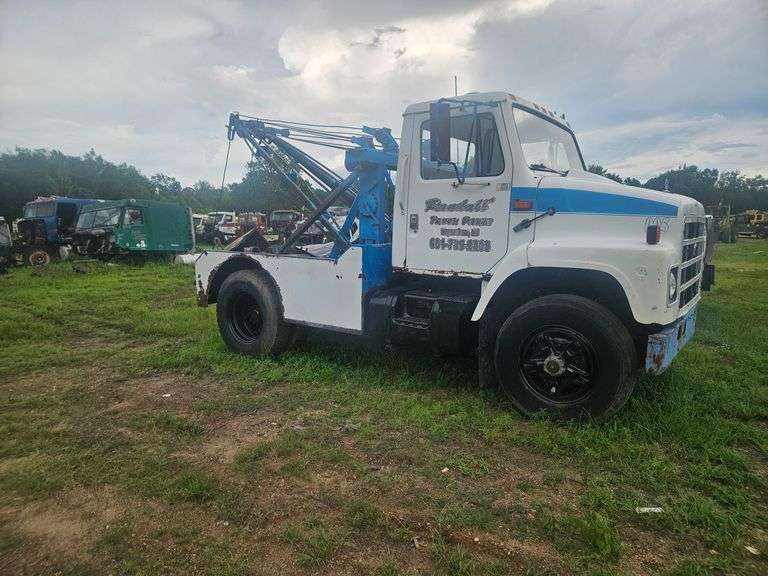 1979 International 2155 Wrecker Truck