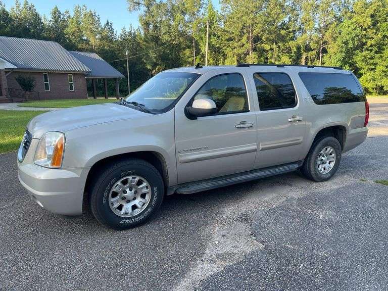 2007 GMC Yukon XL 4 Door SUV (184,310 Miles)