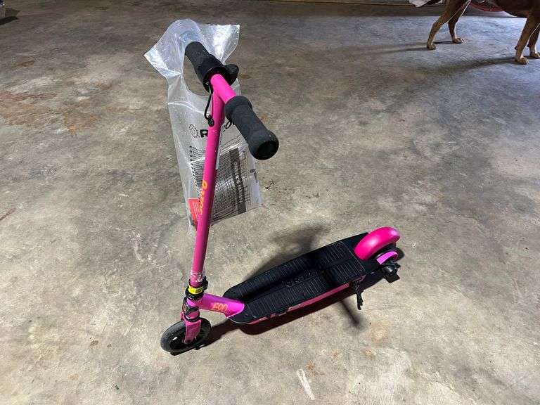 2024 Razor E90 Electric Kids Scooter