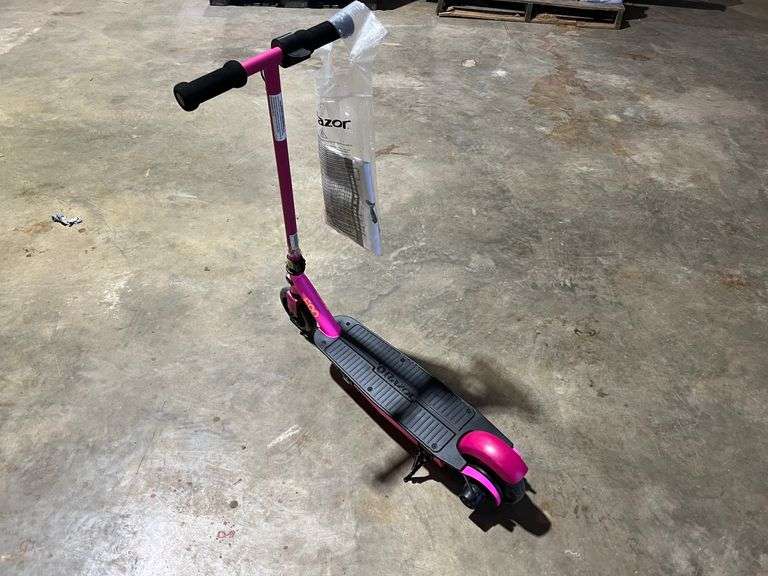 2024 Razor E90 Electric Kids Scooter