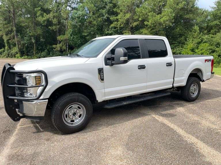 2019 Ford F250 XL 4 Door Crew Cab 4x4 Pickup Truck (201,590 Miles)
