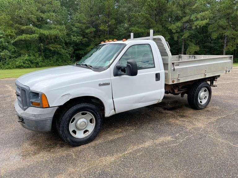2005 Ford F-350 2 Door Regular Cab Aluminum Stake Body Truck (91,558 Miles)