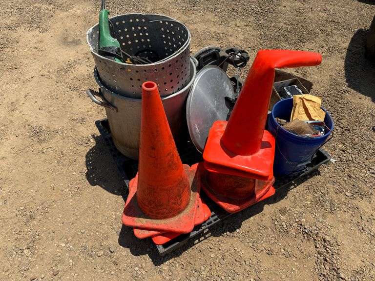Pallet of Miscellaneous Items