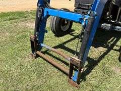 2001 New Holland TS110 4WD Enclosed Cab Tractor (3,612 Hours)