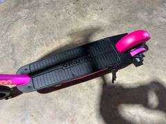2024 Razor E90 Electric Kids Scooter