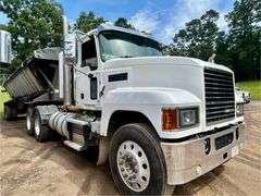 2019 Mack Pinnacle PI64T Gold Dog T/A Day Cab Truck Tractor