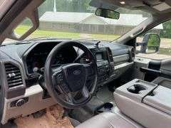 2017 Ford F-350 4 Door Crew Cab 4x4 Diesel Pickup Truck (263,677 Miles)