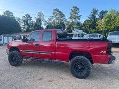 2007 Chevrolet Silverado 1500 4 Door Extended Cab 4x4 Truck (211,128 Miles)