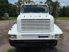 1996 International 8200 Sleeper Cab Single-Axle Dump Truck (174,038 Miles)