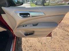 2017 Nissan Pathfinder 4 Door SUV (176,460 Miles)