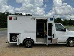 2010 Ford E-350 Ambulance RWD Truck 6.0 8cyl. Diesel (133,572 Miles)