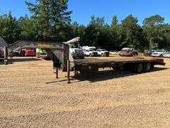 2006 Hefty 24' Gooseneck Tandem Axle Dovetail Trailer