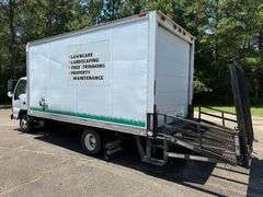 2005 Isuzu NPR Tilt Cab 2D Box Truck (274,825 Miles)