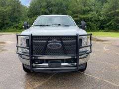 2017 Ford F-350 4 Door Crew Cab 4x4 Diesel Pickup Truck (263,677 Miles)