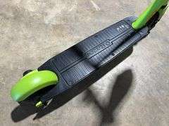 2024 Razor E90 Electric Kids Scooter