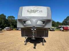 2015 Highland Ridge 297RLS 5th Wheel Camper