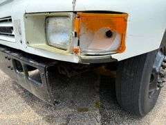 1996 International 8200 Sleeper Cab Single-Axle Dump Truck (174,038 Miles)