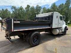 1996 International 8200 Sleeper Cab Single-Axle Dump Truck (174,038 Miles)