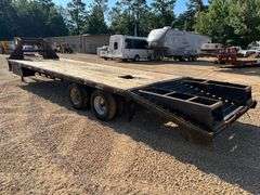 2006 Hefty 24' Gooseneck Tandem Axle Dovetail Trailer