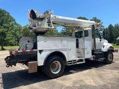 2005 International 7300 4x4 Altec Utility Body Digger Derrick Truck (57,507 Miles)