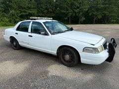 2007 Ford Crown Victoria Police 4D Sedan (140,268 Miles)