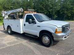 2000 Ford F550 Super Duty Single Cab Service Body Truck w/Crane (456,571 Miles)