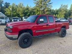 2007 Chevrolet Silverado 1500 4 Door Extended Cab 4x4 Truck (211,128 Miles)