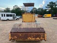 Hypac C830B Vibratory Smooth Drum Roller Compactor
