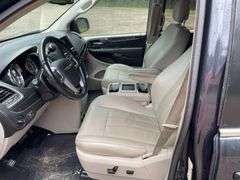 2013 Chrysler Town and Country 4 Door Minivan (157,582 Miles)
