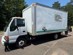 2005 Isuzu NPR Tilt Cab 2D Box Truck (274,825 Miles)
