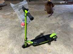 2024 Razor E90 Electric Kids Scooter