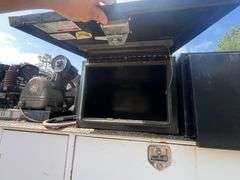 2000 Ford F550 Super Duty Single Cab Service Body Truck w/Crane (456,571 Miles)