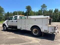 2006 Ford F750 Super Duty 4 Door Crew Cab Utility Body Truck (175,874 Miles)