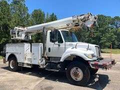2005 International 7300 4x4 Altec Utility Body Digger Derrick Truck (57,507 Miles)
