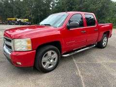 2011 Chevrolet Silverado 1500 Crew Cab Pickup Truck (229,051 Miles)