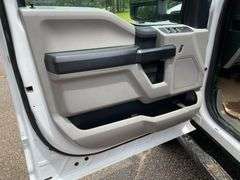 2017 Ford F-350 4 Door Crew Cab 4x4 Diesel Pickup Truck (263,677 Miles)