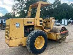 Hypac C830B Vibratory Smooth Drum Roller Compactor