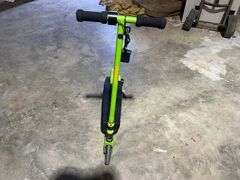 2024 Razor E90 Electric Kids Scooter